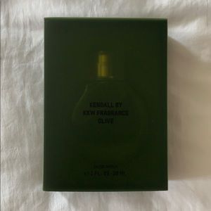 Olive Kendall by KKW